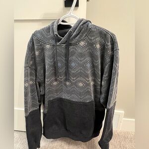 Men’s Ariat Sweater, size medium, fair condition (pilling)